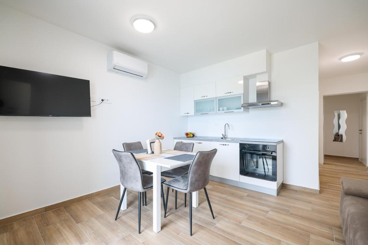 Beachfront Apartments Tic With Seaview Miletici Ngoại thất bức ảnh